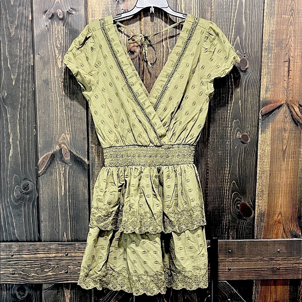 American Eagle Green Tiered Babydoll Eyelet Mini Dress M Smocked Ruffles Preppy